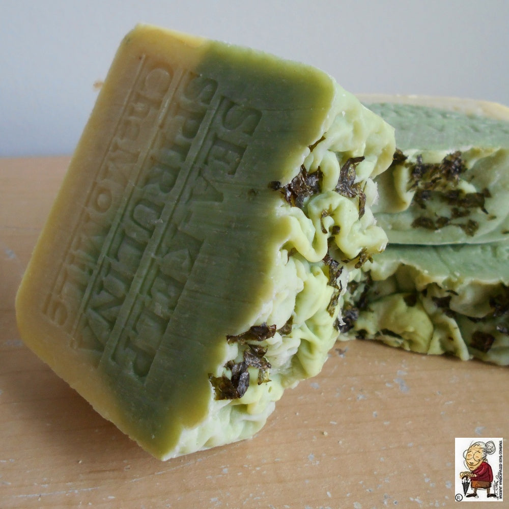 Sea kelp Spirulina and Chamomile handmade Soap 