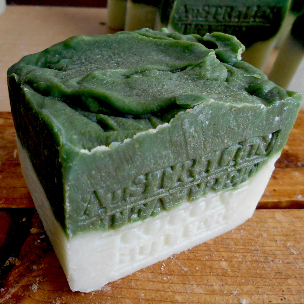  Made with Australian tea tree oil, cocoa butter, and tree leaves